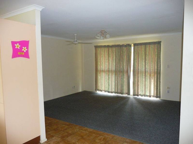 7 Urangan St, Torquay QLD 4655