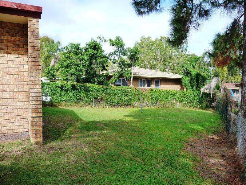 7 Urangan St, Torquay QLD 4655