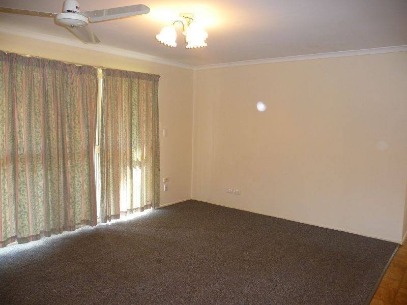 7 Urangan St, Torquay QLD 4655