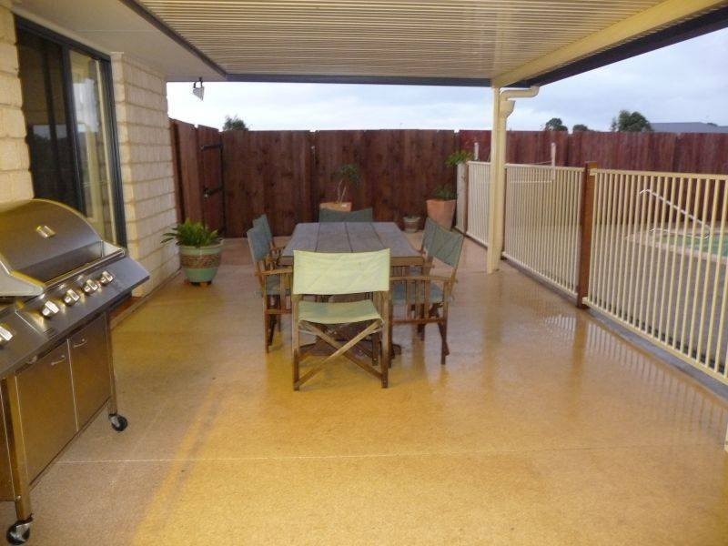16 Kingston Court, Point Vernon QLD 4655