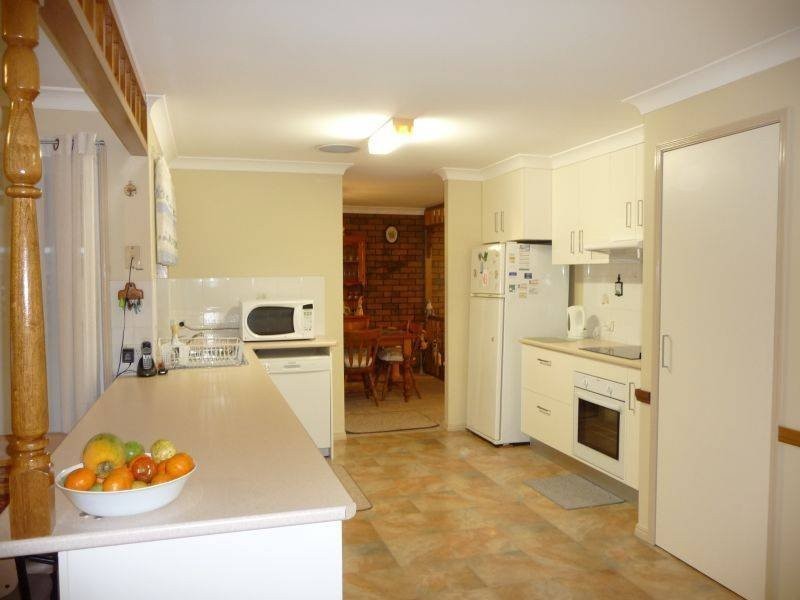 30 Bayrise Drive, Urangan QLD 4655