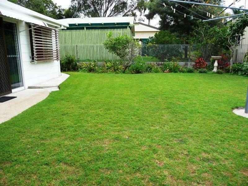 6 Holiday Pde, Scarness QLD 4655