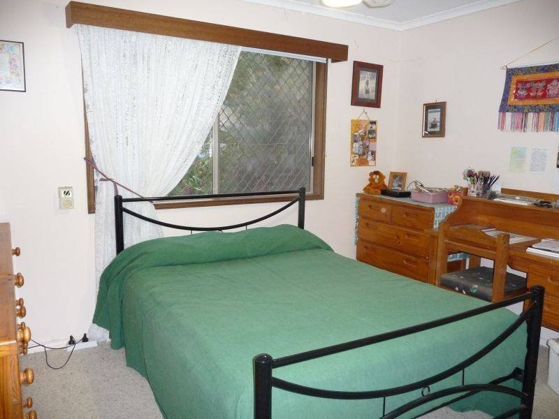 8 William St, Urangan QLD 4655