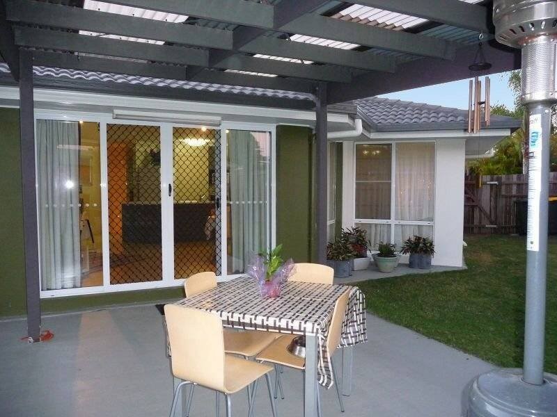 3 Maureen Crt, Point Vernon QLD 4655
