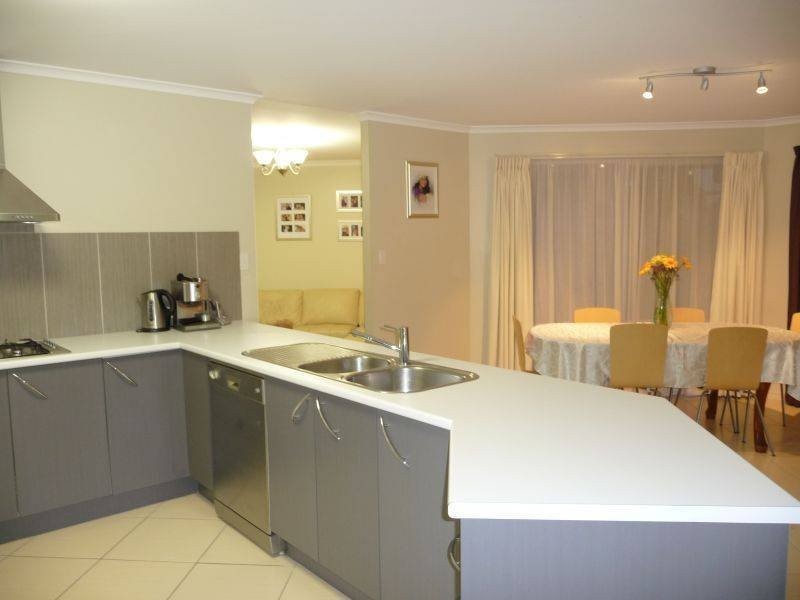 3 Maureen Crt, Point Vernon QLD 4655