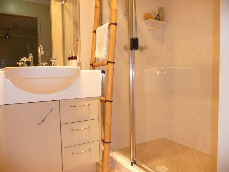 3 Maureen Crt, Point Vernon QLD 4655