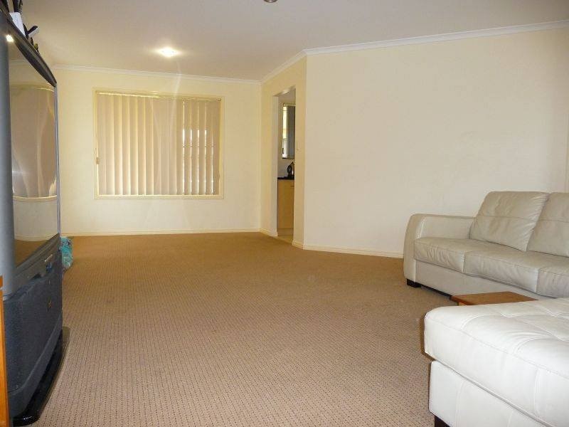 7 Mainsail Crt, Point Vernon QLD 4655