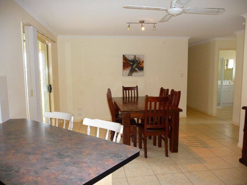 7 Mainsail Crt, Point Vernon QLD 4655