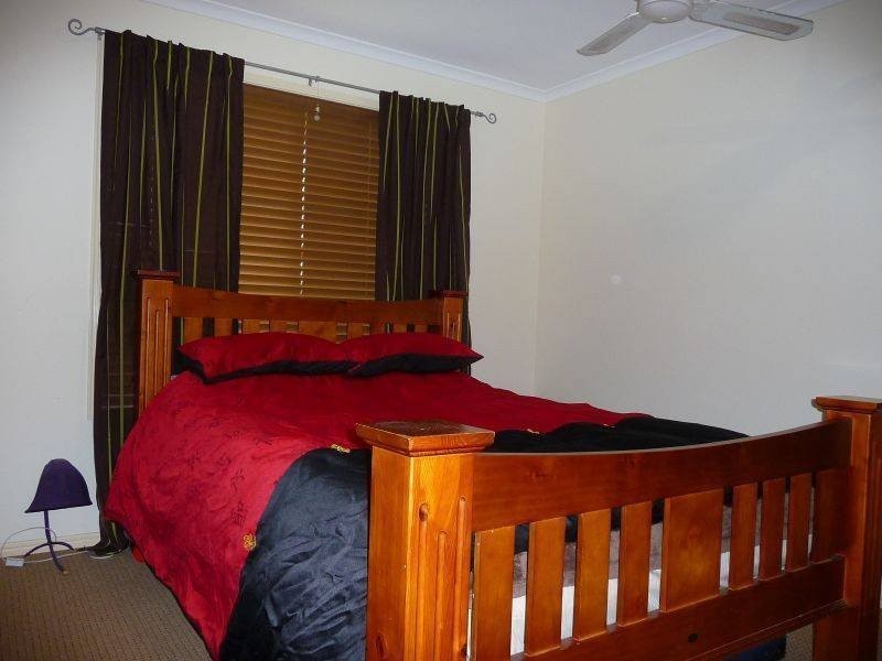 7 Mainsail Crt, Point Vernon QLD 4655