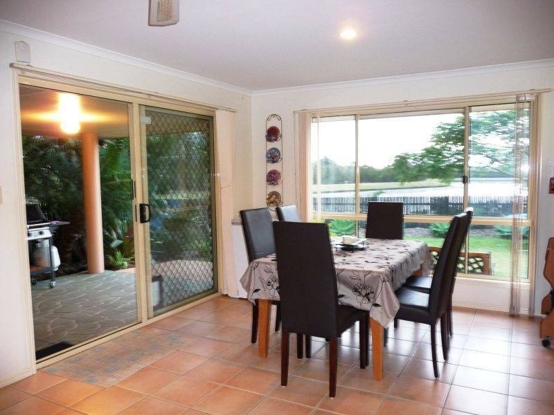11 Currawong Crt, Eli Waters QLD 4655