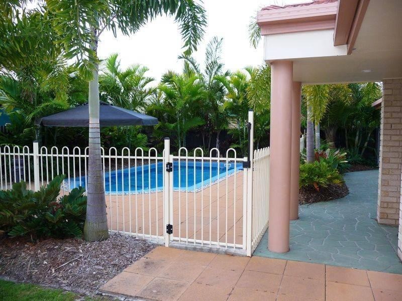 11 Currawong Crt, Eli Waters QLD 4655
