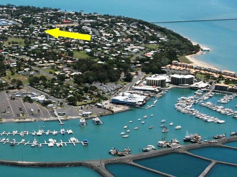 7 Hansen St, Urangan QLD 4655