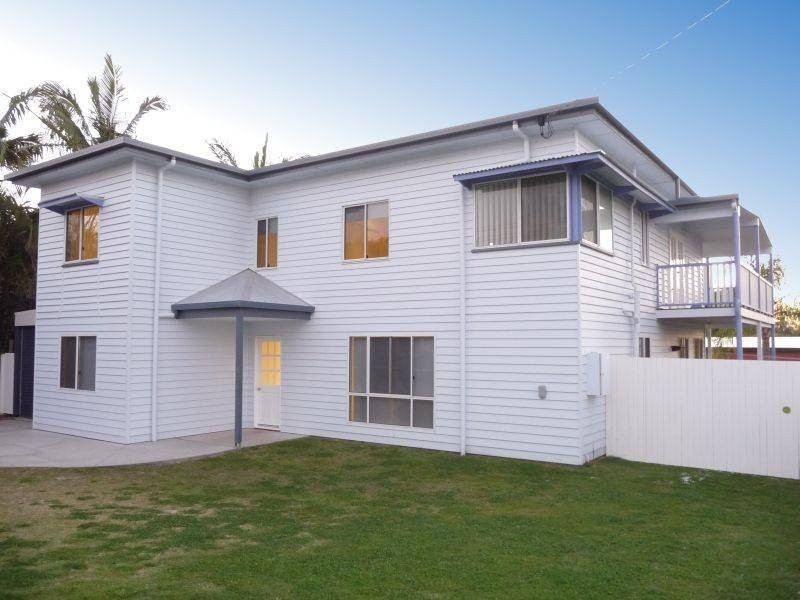 7 Hansen St, Urangan QLD 4655