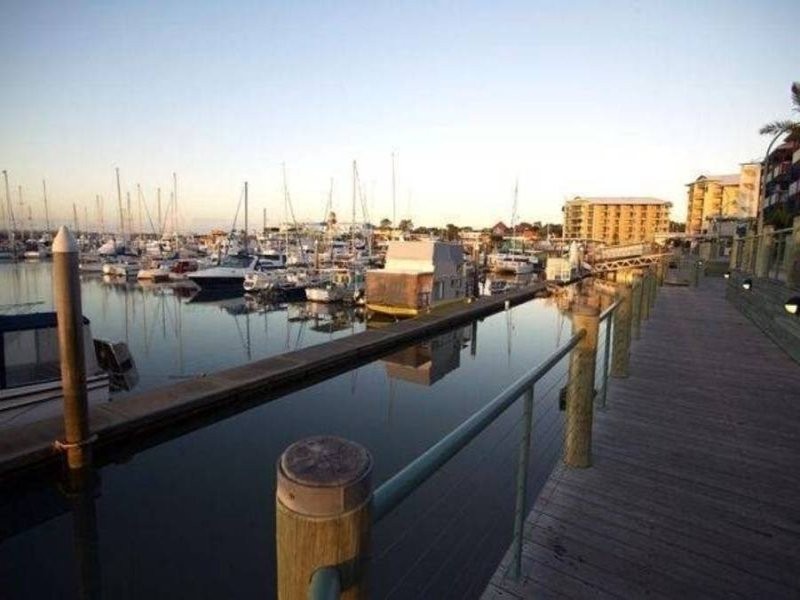 7 Hansen St, Urangan QLD 4655