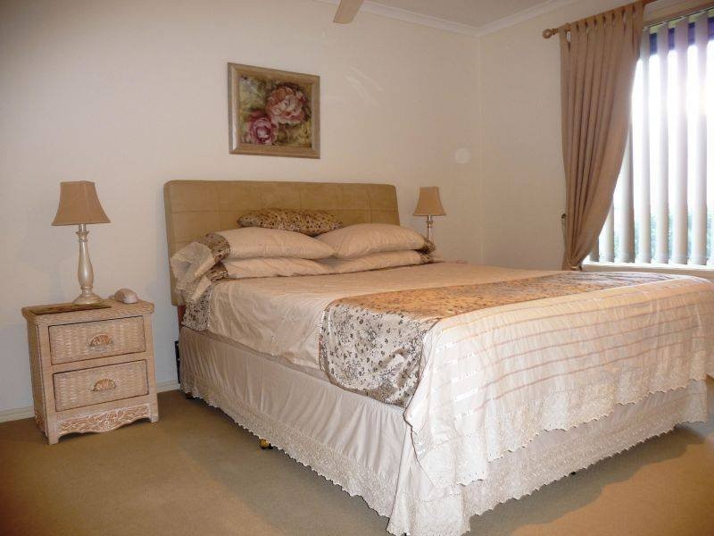 54 Anchorage Cct, Point Vernon QLD 4655