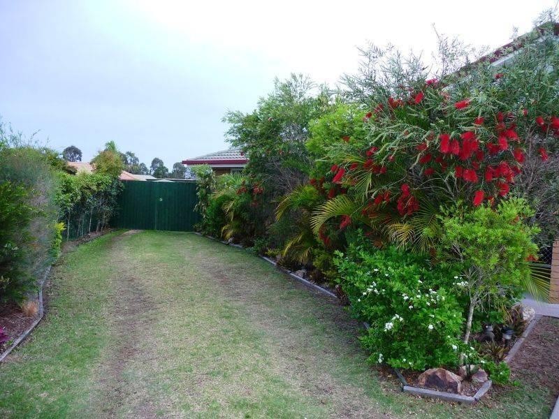 60 Joselyn Dr, Point Vernon QLD 4655