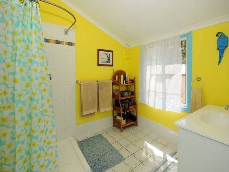 18 Maddever Road, Booral QLD 4655