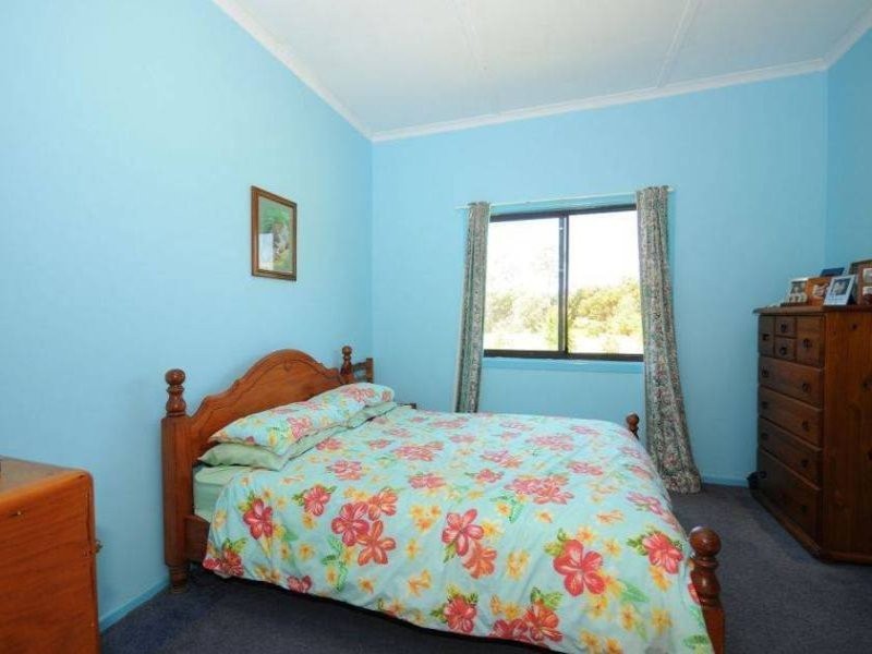 18 Maddever Road, Booral QLD 4655