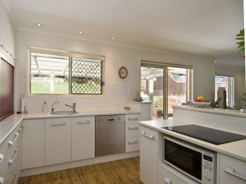 4 Daydream Crt, Kawungan QLD 4655