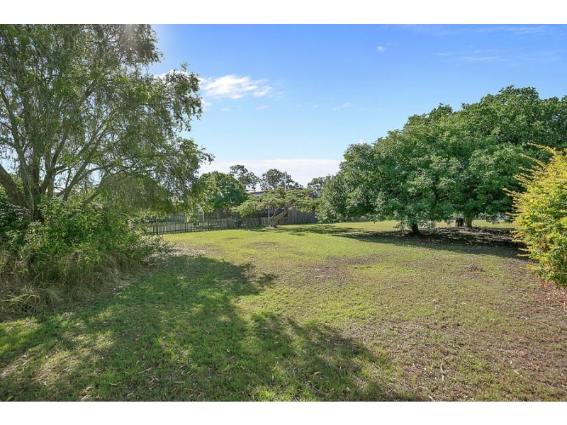 51 Esplanade, Point Vernon QLD 4655