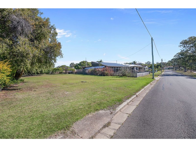 51 Esplanade, Point Vernon QLD 4655