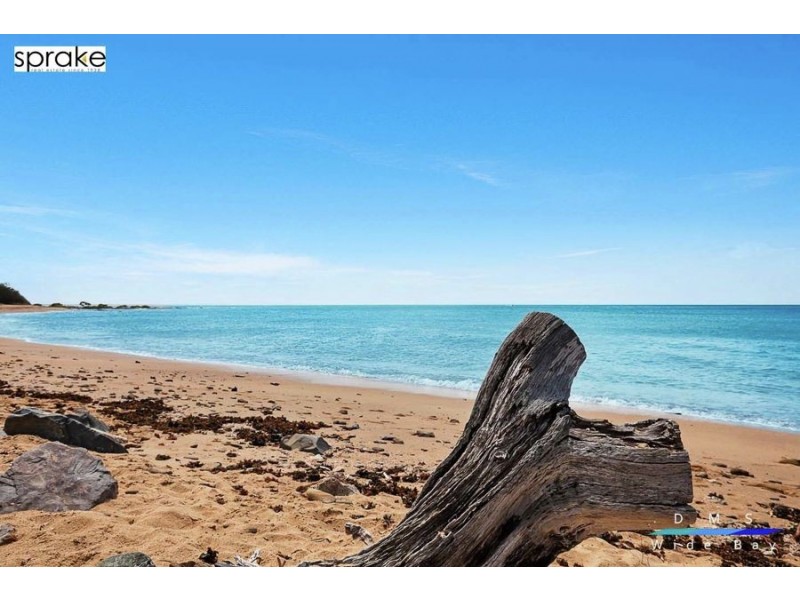 51 Esplanade, Point Vernon QLD 4655