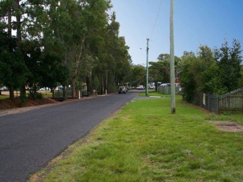 7 Pilot Street, Urangan QLD 4655