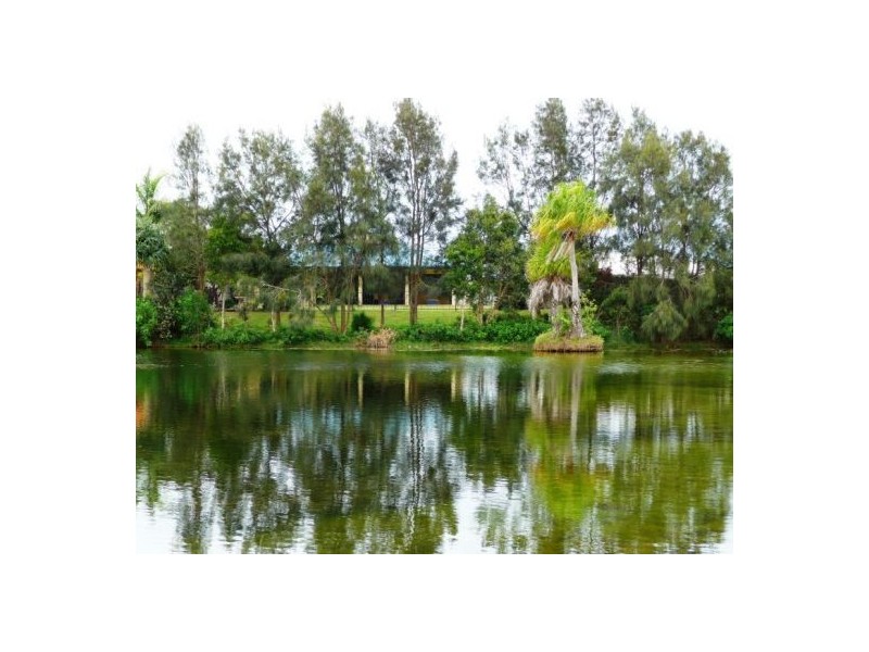 5 Treviso Crt, Urangan QLD 4655