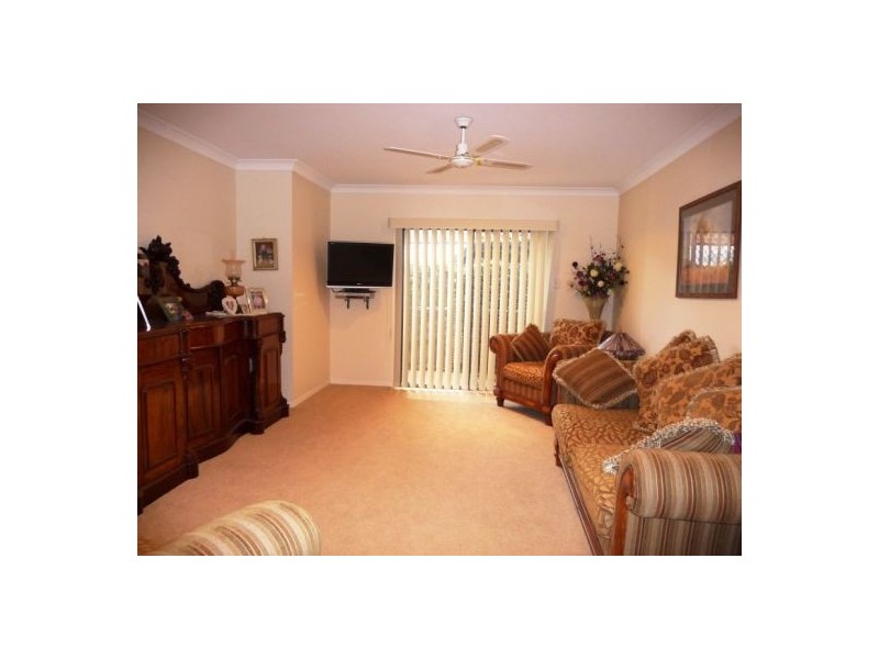 5 Treviso Crt, Urangan QLD 4655