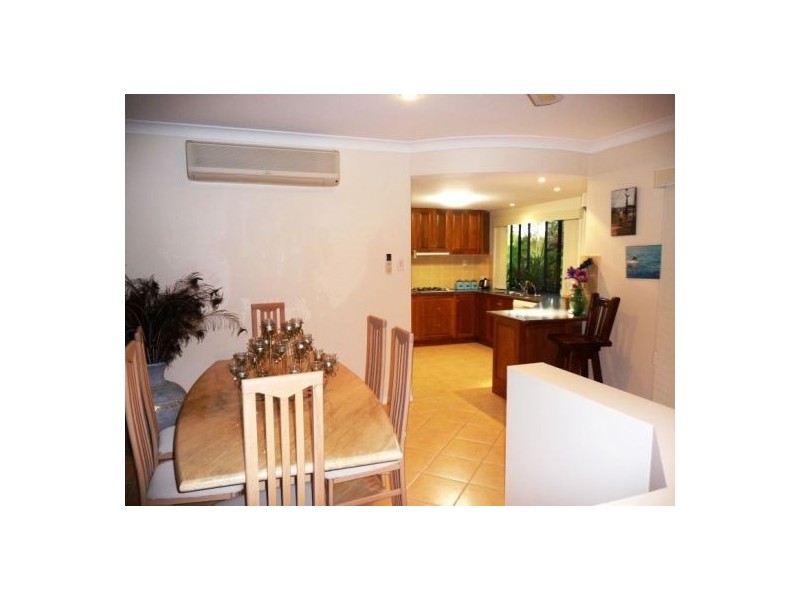 5 Treviso Crt, Urangan QLD 4655