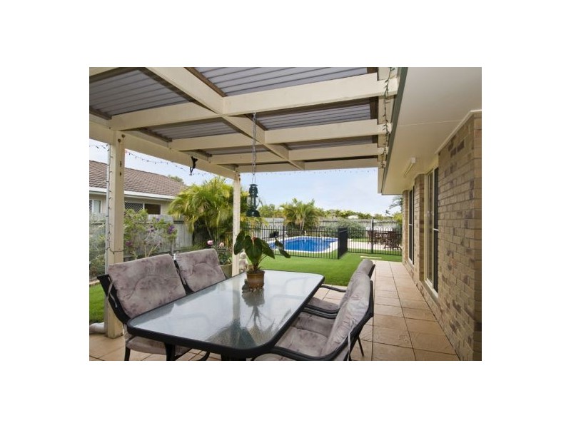 9 Brampton Court, Kawungan QLD 4655