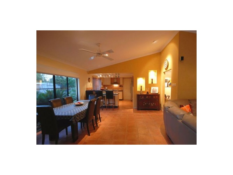 19 Belmoreana Crt, Dundowran Beach QLD 4655