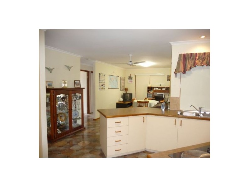 74 Murphy St, Point Vernon QLD 4655