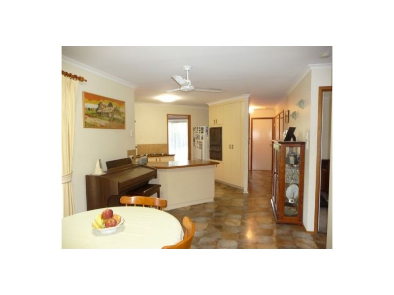 74 Murphy St, Point Vernon QLD 4655