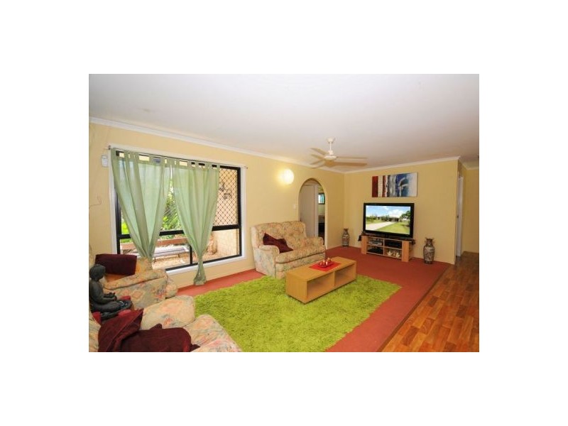 39 Hyperno Rd, Point Vernon QLD 4655