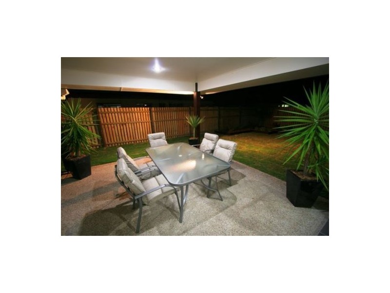 50 Lady Penrhyn Dr, Eli Waters QLD 4655