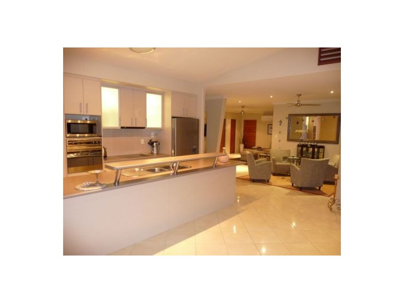 5/34 Hughes Rd, Urangan QLD 4655