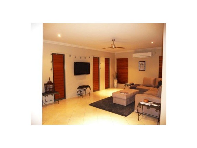 5/34 Hughes Rd, Urangan QLD 4655