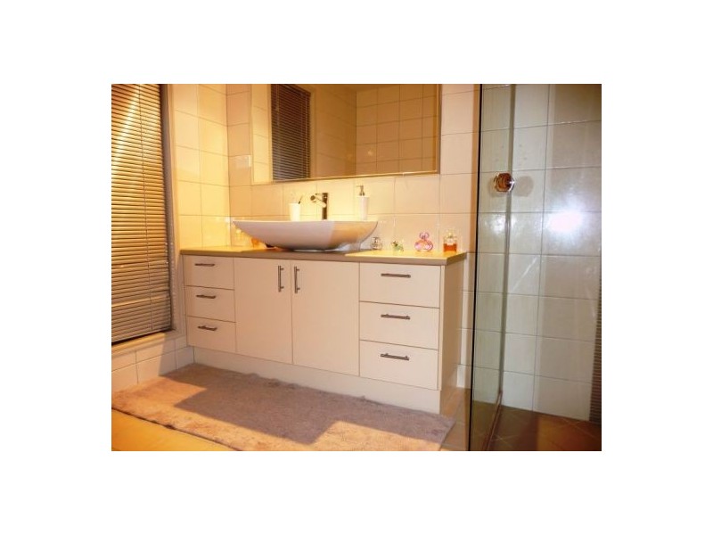 5/34 Hughes Rd, Urangan QLD 4655