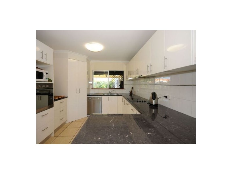86 Honiton St, Torquay QLD 4655