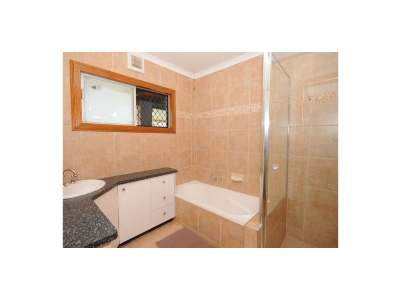 86 Honiton St, Torquay QLD 4655