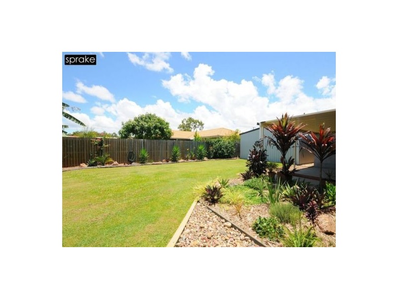 86 Honiton St, Torquay QLD 4655