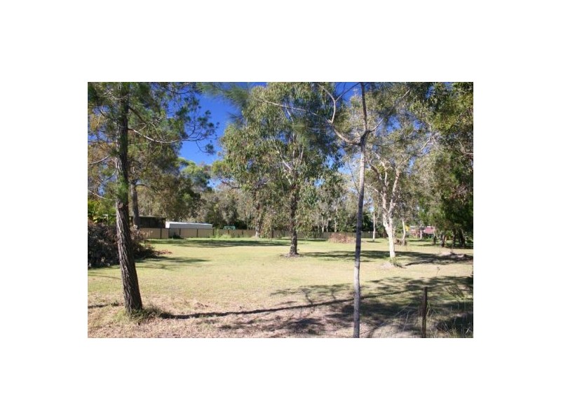 2 Ronaldo Way, Urangan QLD 4655