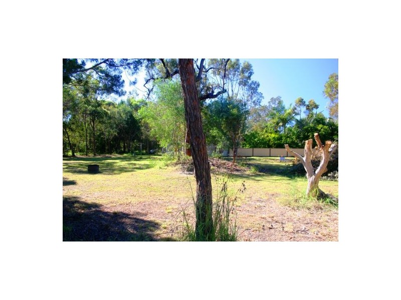 2 Ronaldo Way, Urangan QLD 4655