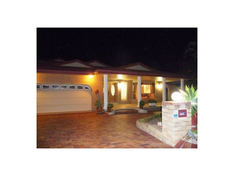 39 Royal Dr, Kawungan QLD 4655