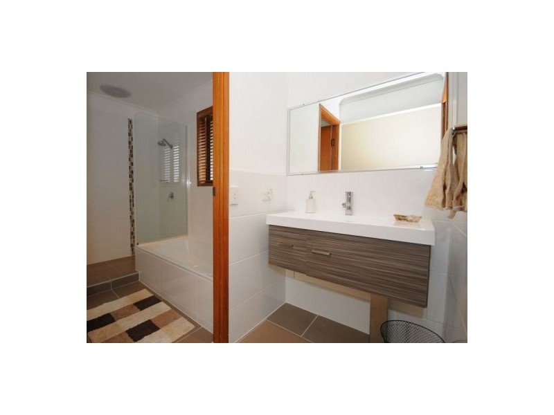 7 Talasea Dr, Kawungan QLD 4655