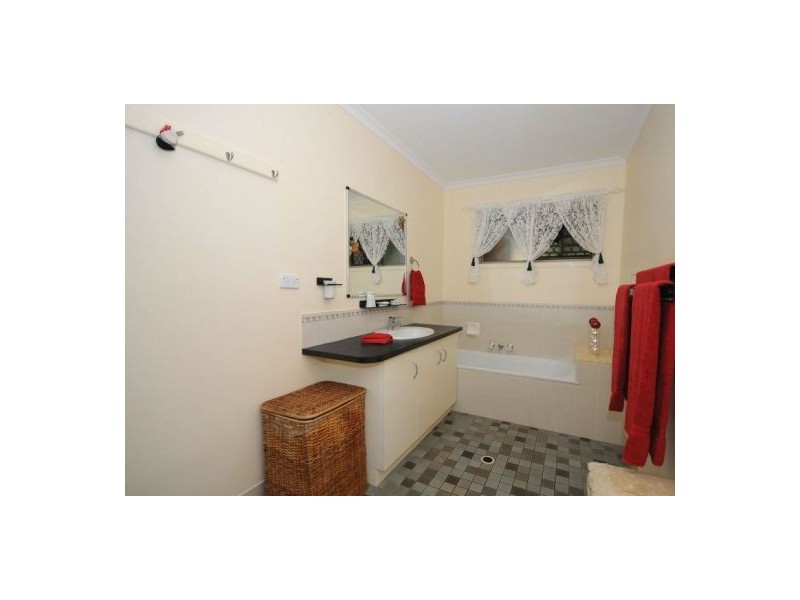 4 Vista Crt, Pialba QLD 4655