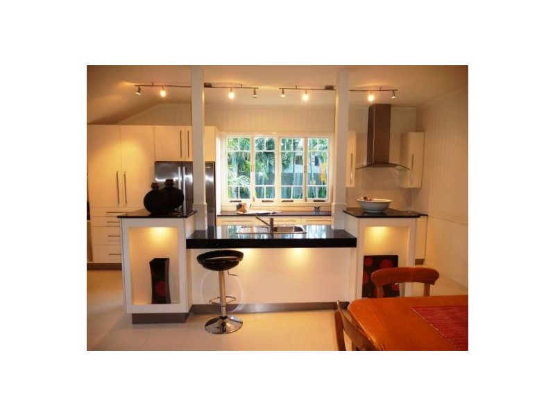 265 Boat Harbour Dr, Pialba QLD 4655