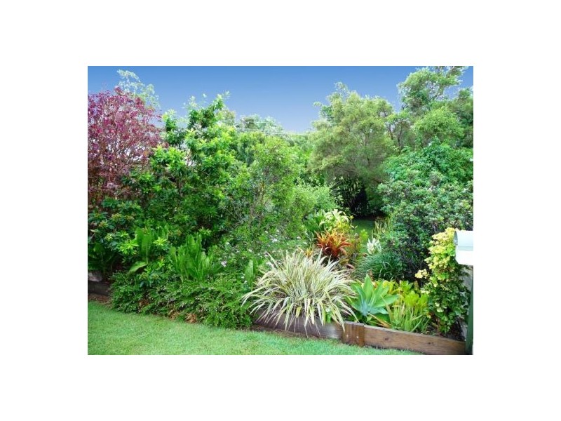 48 Glenray St, Urangan QLD 4655