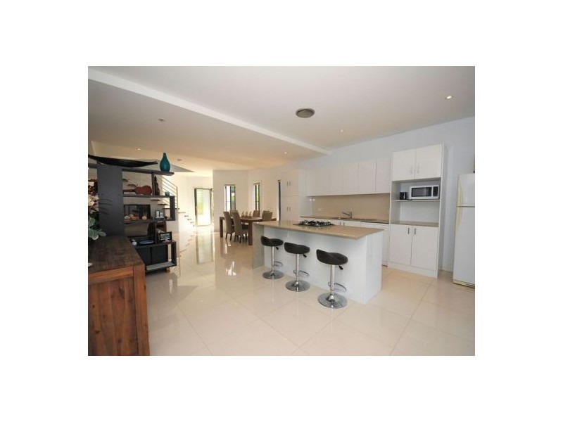 2/15 Jensen Drive, Urraween QLD 4655